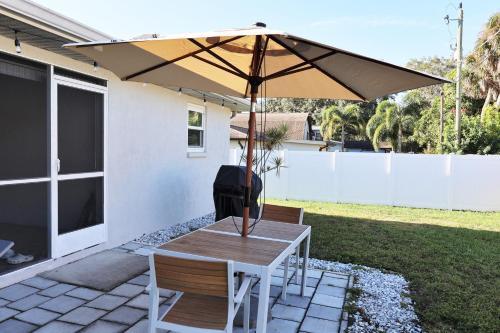 Quite Homeaway,venice Beach,shops,bbq,bikes ,beach Stuff.