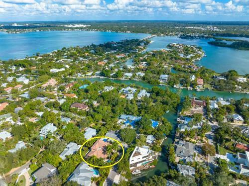 Villa Buena Vida; By Beachside Management