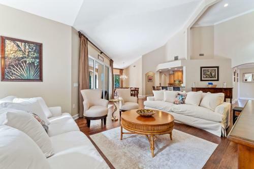 Villa Buena Vida; By Beachside Management