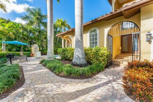 Villa Buena Vida; By Beachside Management