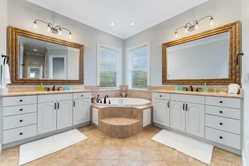 Villa Buena Vida; By Beachside Management