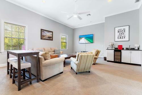 Villa Buena Vida; By Beachside Management