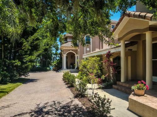 Villa Beautiful Property On Siesta Key