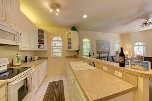 Villa Beautiful Property On Siesta Key