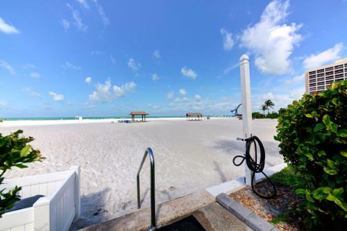 Villa Beautiful Property On Siesta Key