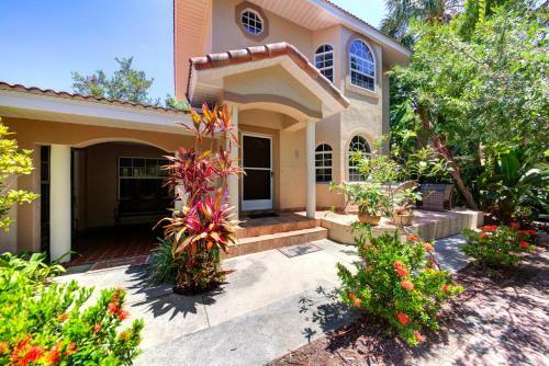 Villa Beautiful Property On Siesta Key