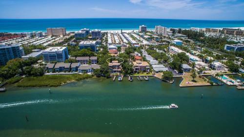 Villa Beautiful Property On Siesta Key
