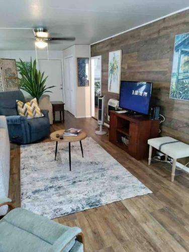 Florida Sunshine Cottage