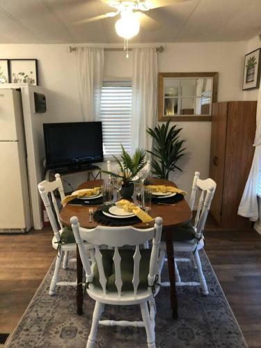 Florida Sunshine Cottage