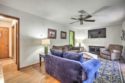 Acworth Retreat With Fireplace, Deck, 3 Acres!