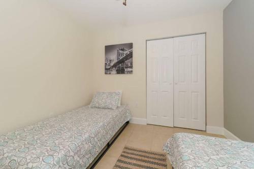 Lovely Cottage - Close To Siesta, Shops & Dining