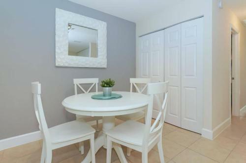 Lovely Cottage - Close To Siesta, Shops & Dining