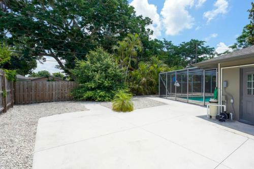 Pool Home - Close To Beaches, Restaurants & More!