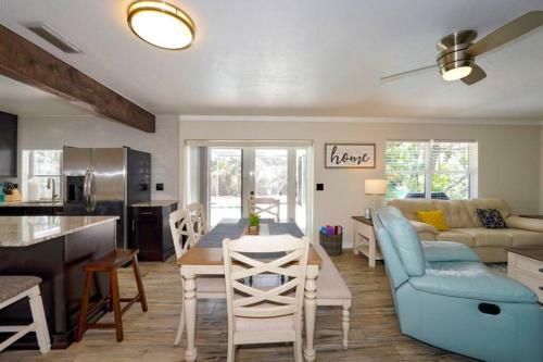 Pool Home - Close To Beaches, Restaurants & More!