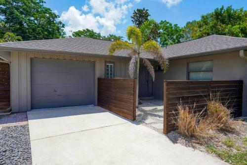 Pool Home - Close To Beaches, Restaurants & More!