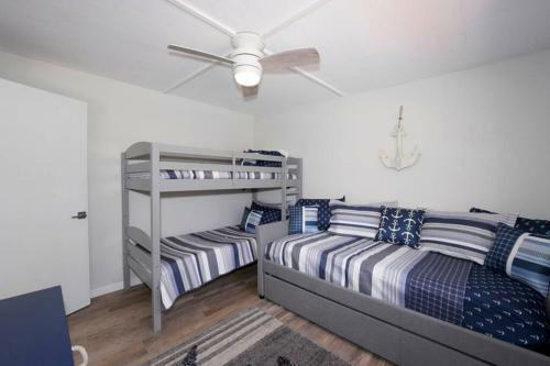 Pool Home - Close To Beaches, Food, Downtown!