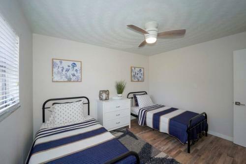 Pool Home - Close To Beaches, Food, Downtown!