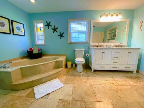 Coral Skies Over Siesta Key - Spacious One Level, Pet Friendly With A Pool!