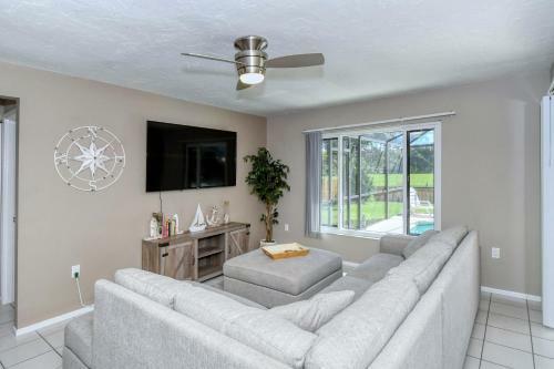 Pool Home - Close To Beach, Restaurants & More !!!!