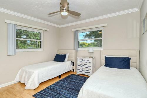 Pool Home - Close To Beach, Restaurants & More !!!!