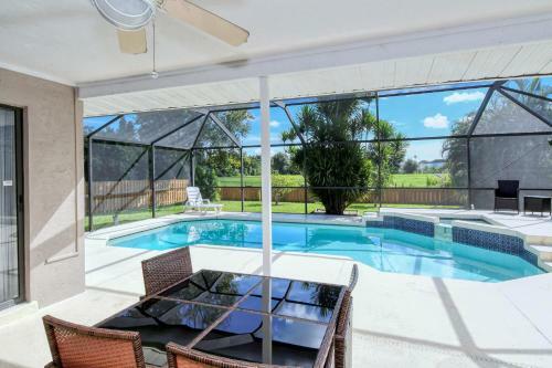 Pool Home - Close To Beach, Restaurants & More !!!!