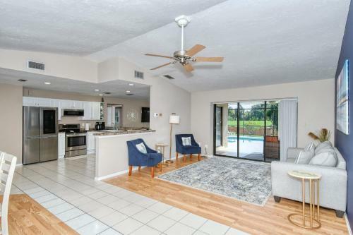 Pool Home - Close To Beach, Restaurants & More !!!!