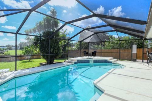 Pool Home - Close To Beach, Restaurants & More !!!!