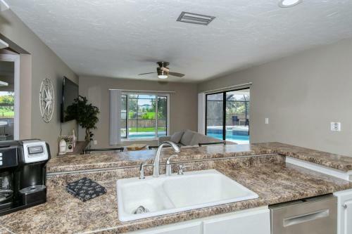 Pool Home - Close To Beach, Restaurants & More !!!!