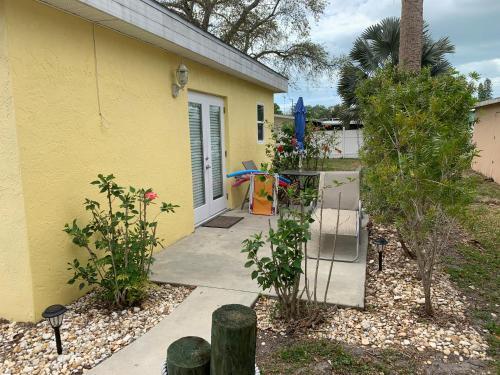 ~ Cozy In-law Apartment Close To Siesta Key ~