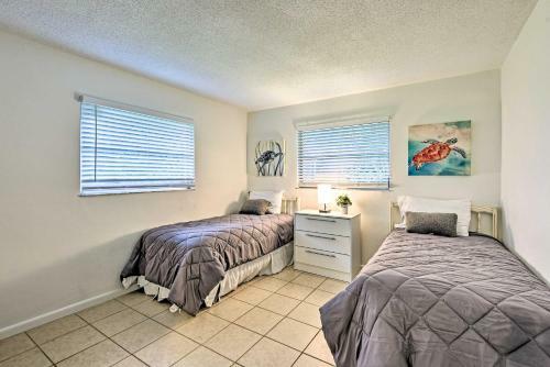 Modern Sarasota Home With Private Pool And Grill!
