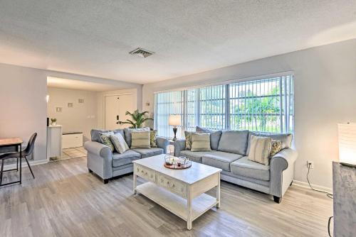 Modern Sarasota Home With Private Pool And Grill!