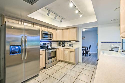 Modern Sarasota Home With Private Pool And Grill!