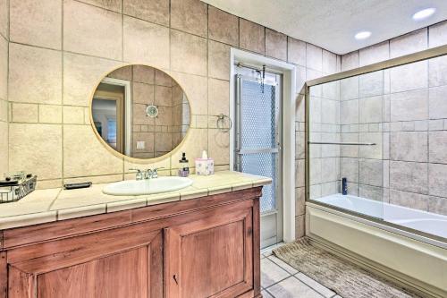 Modern Sarasota Home With Private Pool And Grill!