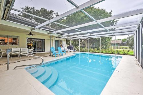 Modern Sarasota Home With Private Pool And Grill!