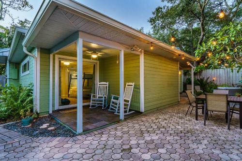 Coastal Beauty - A Beautiful New Property Close To Everything
