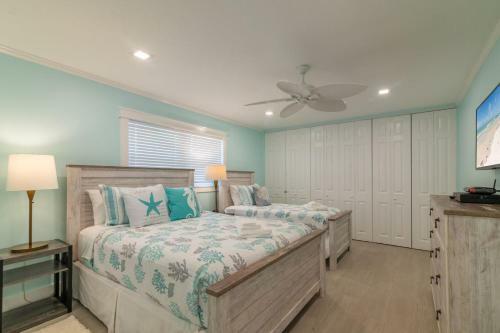 New Completely Remodeled Villa With Beach And Heated Pool Access