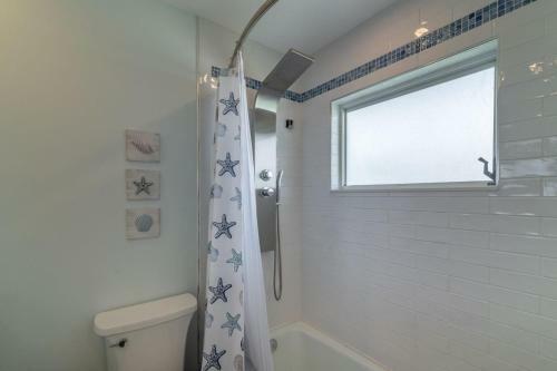 New Completely Remodeled Villa With Beach And Heated Pool Access