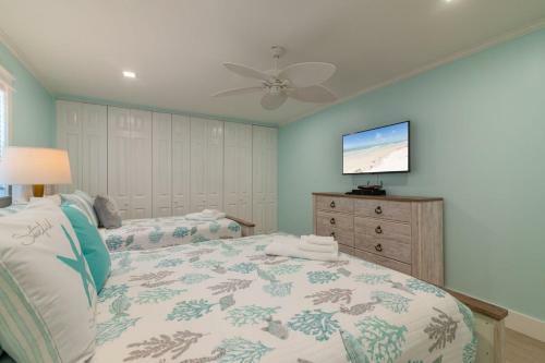 New Completely Remodeled Villa With Beach And Heated Pool Access