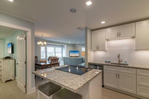 New Completely Remodeled Villa With Beach And Heated Pool Access