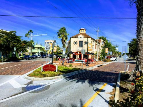 Downtown Sarasota Carriage House