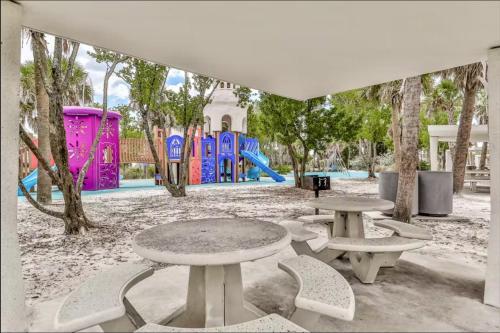 Tropical Shores Retreat