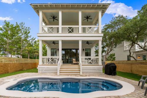 146 S Gulf Drive
