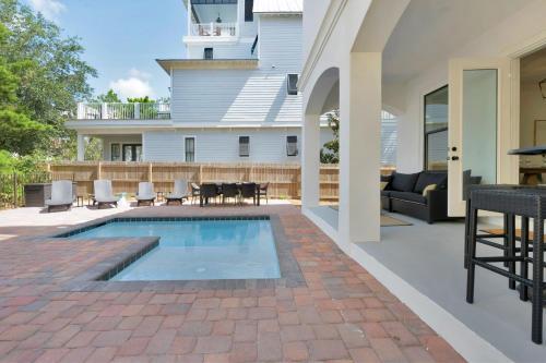 Mediterranean-style Private Home With Heated Pool