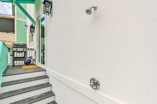Sunny Santa Rosa Beach Escape With Rooftop Deck!