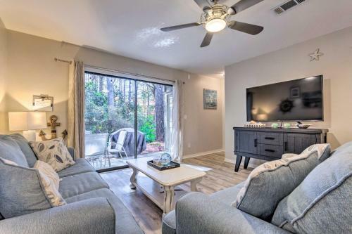 Renovated Gem With Pool Access Quarter Mi To Beach