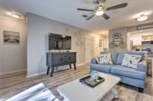 Renovated Gem With Pool Access Quarter Mi To Beach