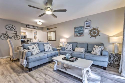 Renovated Gem With Pool Access Quarter Mi To Beach