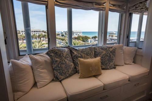 Tresor de La Mer 25 Central Square Unit 304 By Dune Vacation Rentals