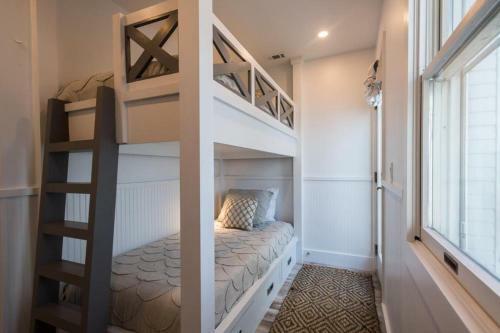 Tresor de La Mer 25 Central Square Unit 304 By Dune Vacation Rentals