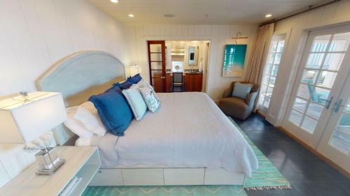 Outside The Box 2112 E County Hwy 30a By Dune Vacation Rentals
